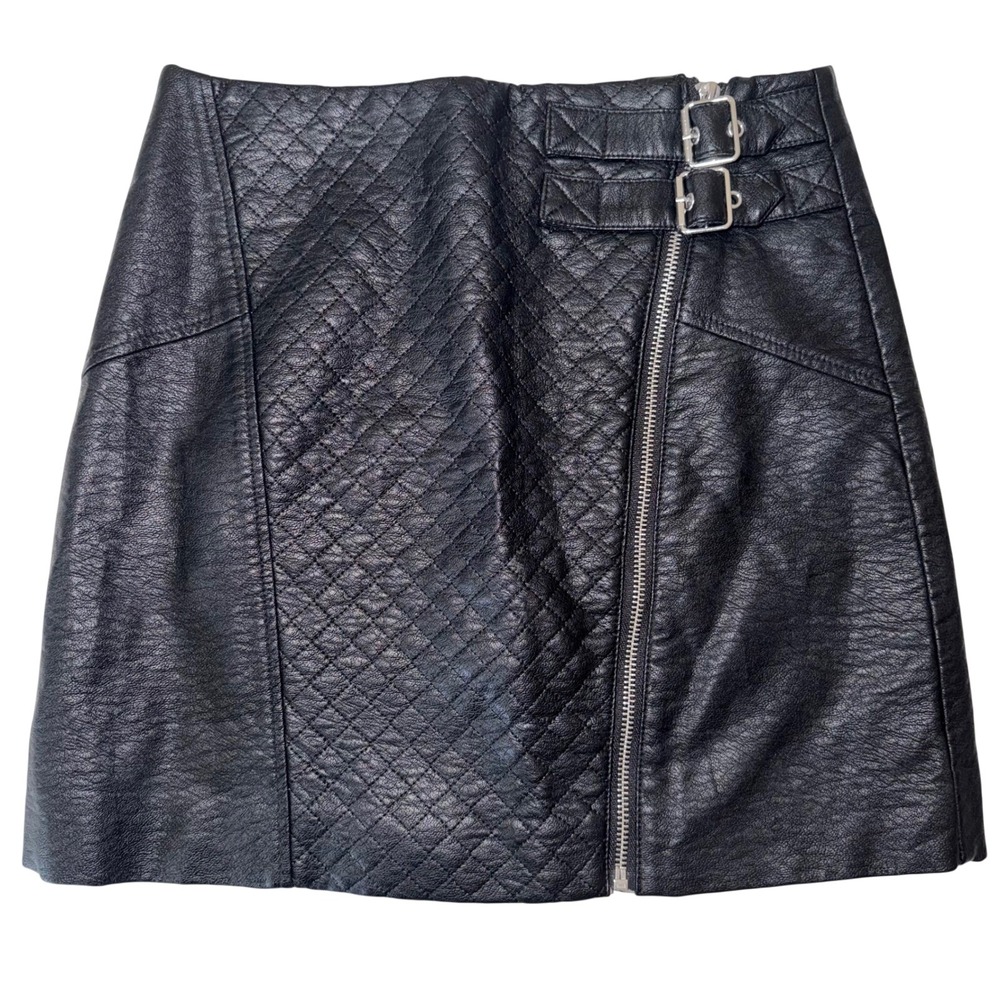HM Divided Black Faux Leather Quilted Moto Mini Skirt Buckle Zip Front Size 6